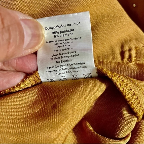 Lizette Collection cuffed rhinestone shorts size Large - Picture 5 of 7